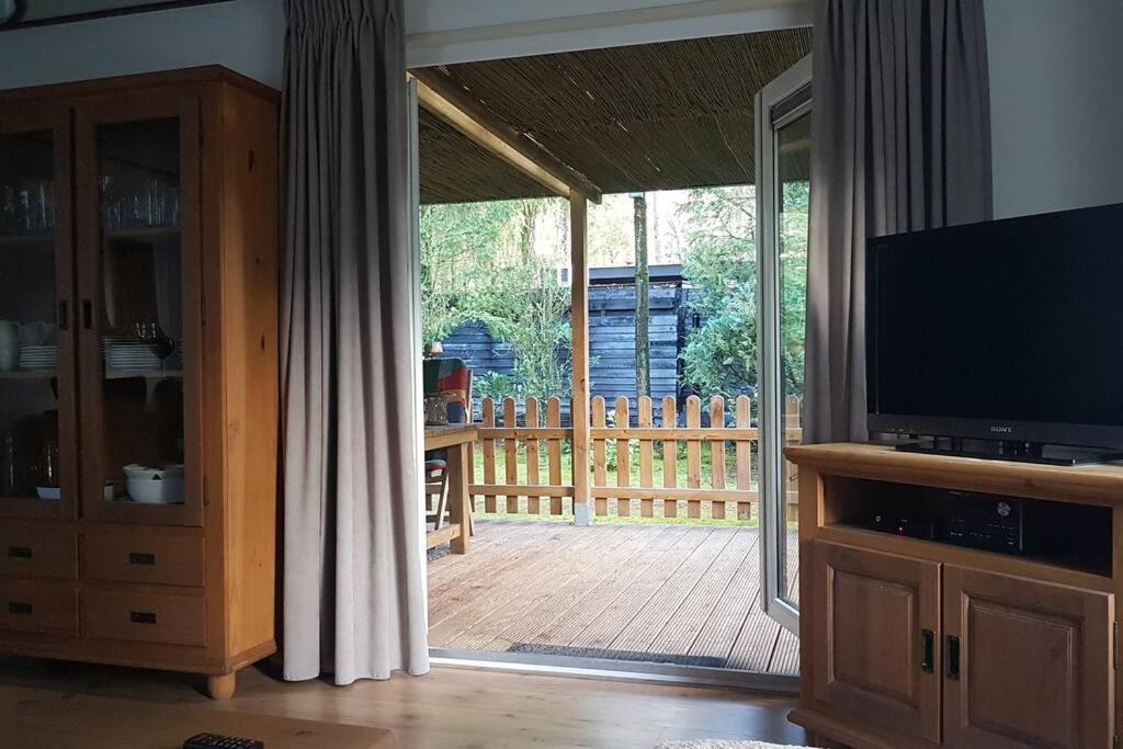 Mooi Chalet Met Grote Tuin Op Een 4 Sterren Park. Дорнспейк Екстер'єр фото